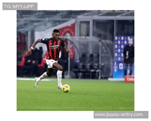 友谊赛惊现冷门AC米兰小胜那不勒斯引发争议判罚热议