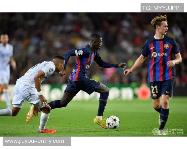 欧联杯巴萨大胜里昂五球狂潮争议判罚引发全场热议