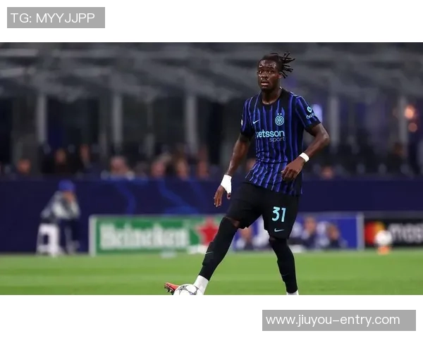 意甲精彩对决曼联大胜国米帽子戏法引爆全场战术分析揭秘 意甲精彩对决曼联大胜国米帽子戏法引爆全场战术分析揭秘